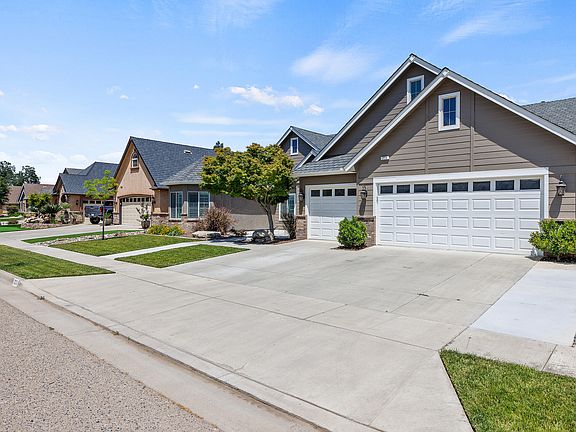 3rd image of 220 N Denton Court