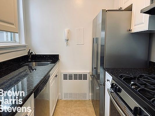 5th image of 201 E 19th St APT 15B