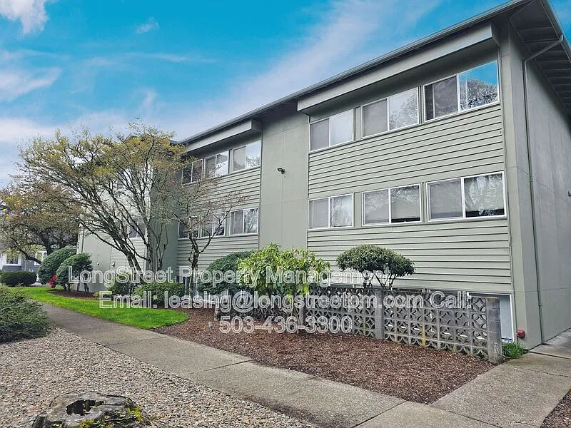 915 SW Adams Ave #13