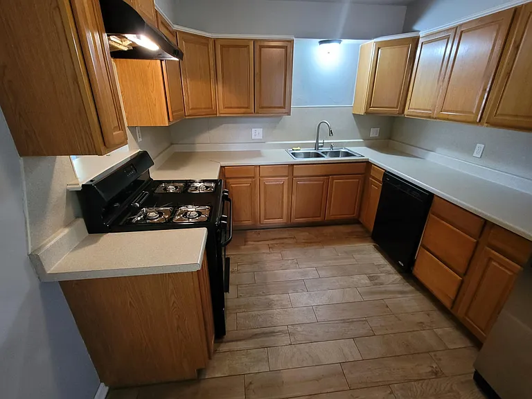112 W Steed Dr — Photo 3