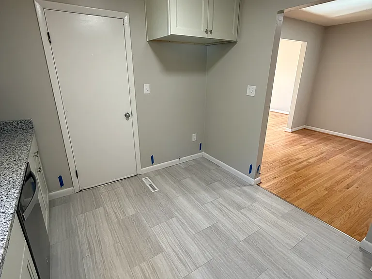 809 Hilltop Rd — Photo 4