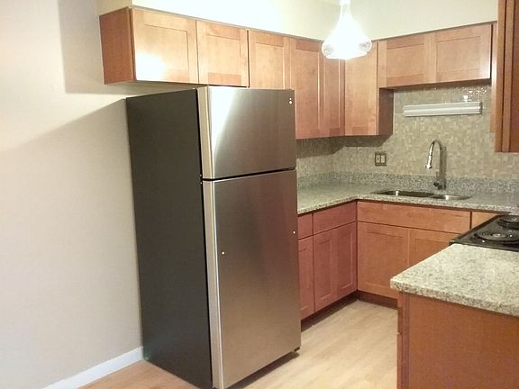 5th image of 629 Carroll Pkwy #107