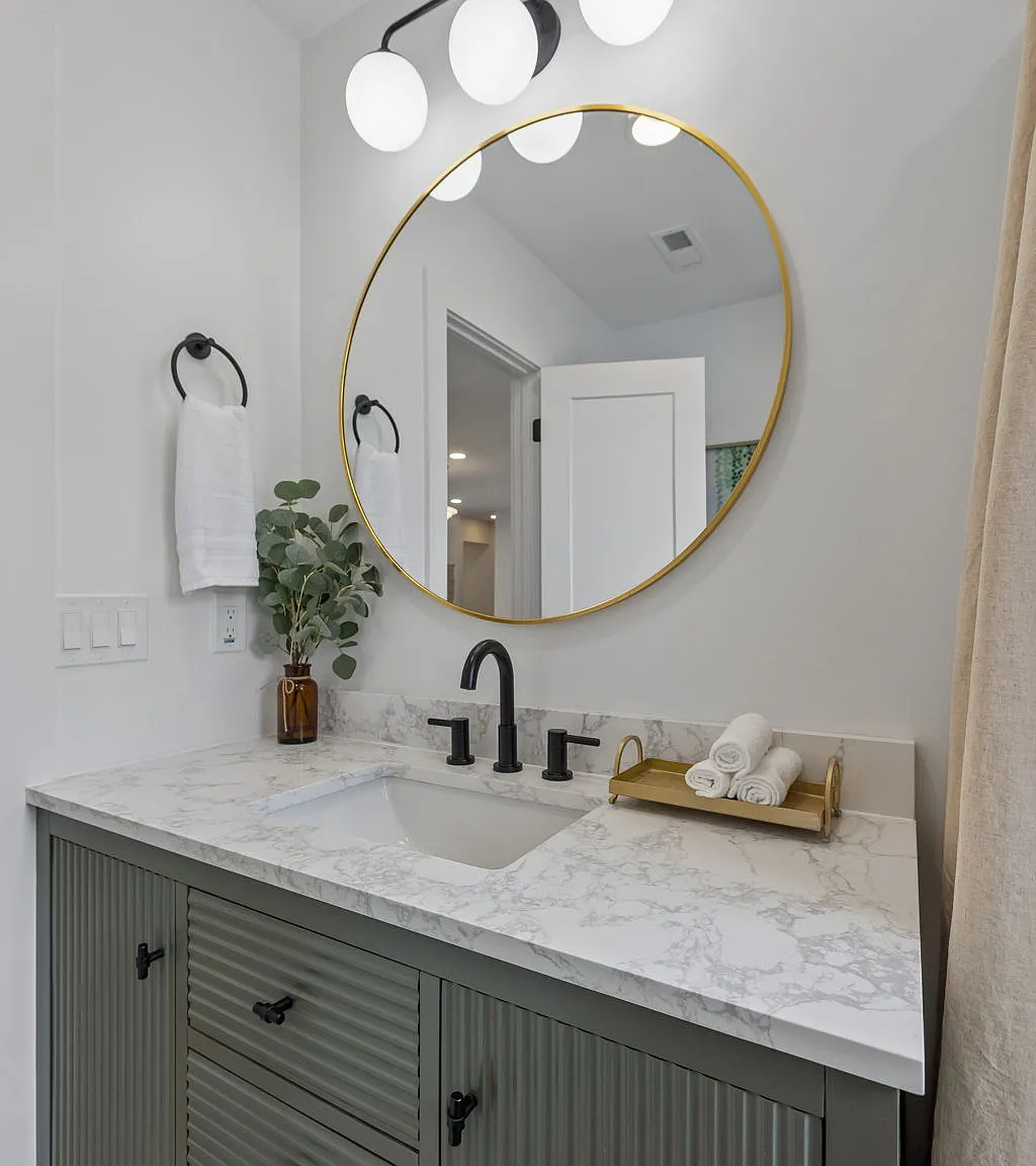108 Dabney Dr — Photo 4