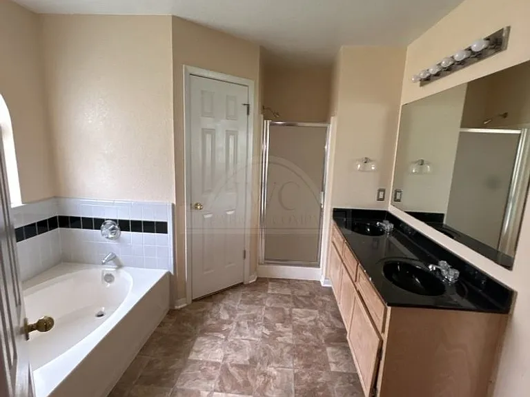 2707 Casey Dr — Photo 9