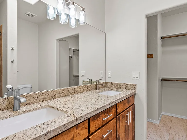 1601 Golden Gate Way — Photo 20