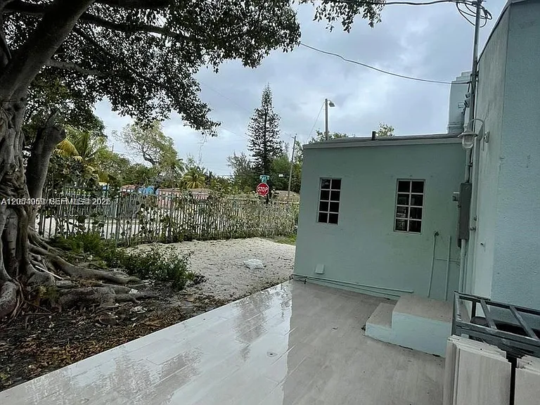 6344 NW Miami Pl — Photo 26