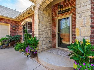 10208 Hawthorn Dr, Oklahoma City, OK 73120