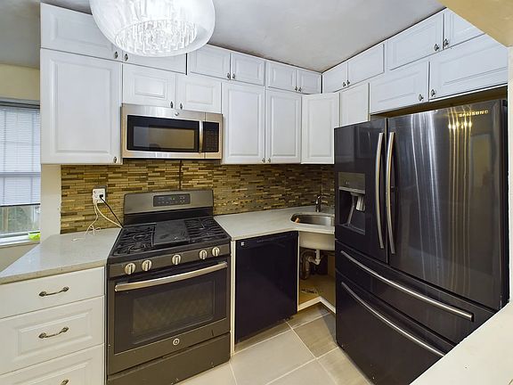 4th image of 55-25 31st Ave APT 4I