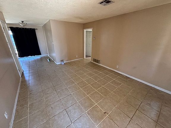 4th image of 1039 Raleigh Cir