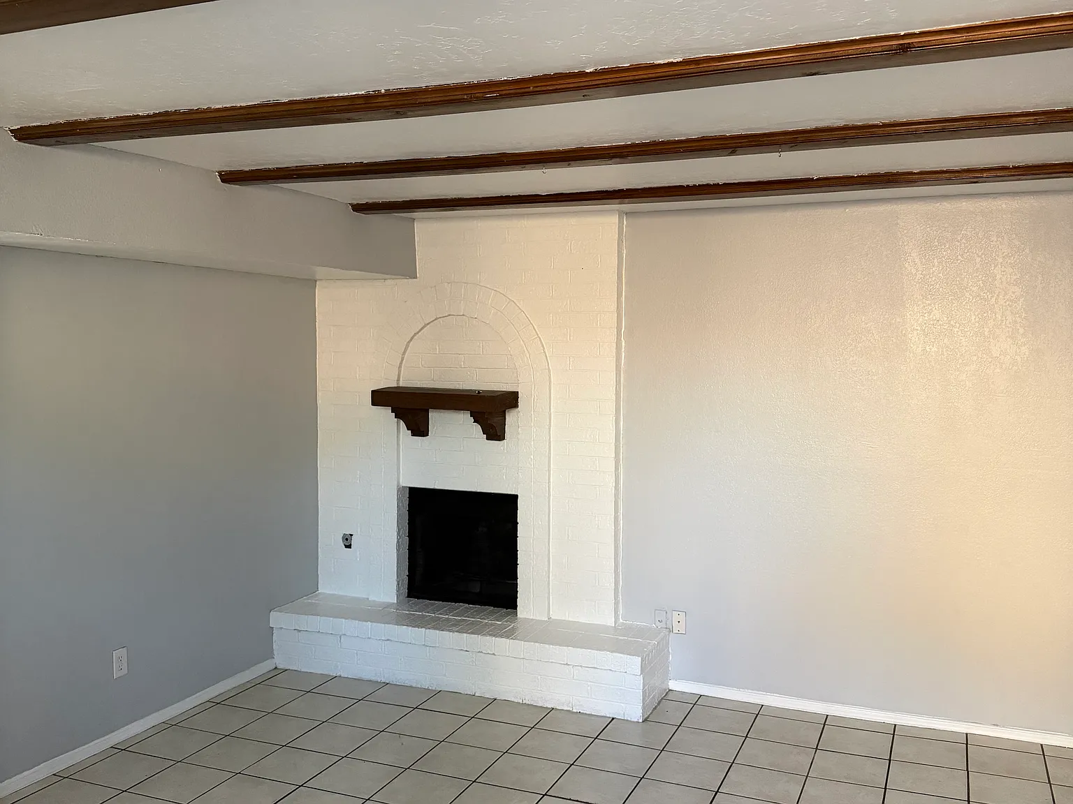 2 bed, 1.5 bath, 1230 sqft, $1,099 — Photo 1