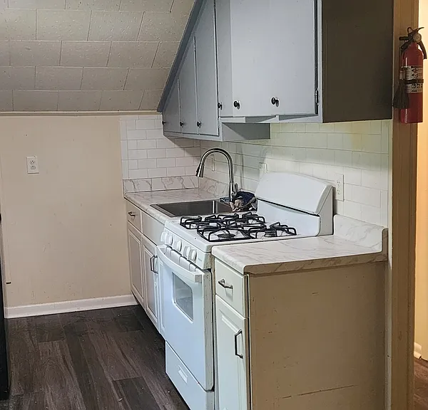 69 Glenwood Ave #3 — Photo 1