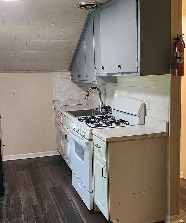 69 Glenwood Ave #3