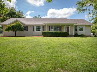 1138 E Southernview Rd, Ozark, MO 65721