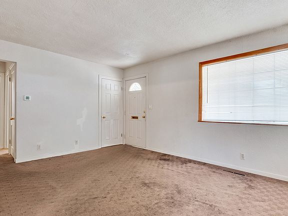 3rd image of 6118 NE 16th Ave