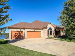 4549 SW Gull Point Dr, Lees Summit, MO 64082
