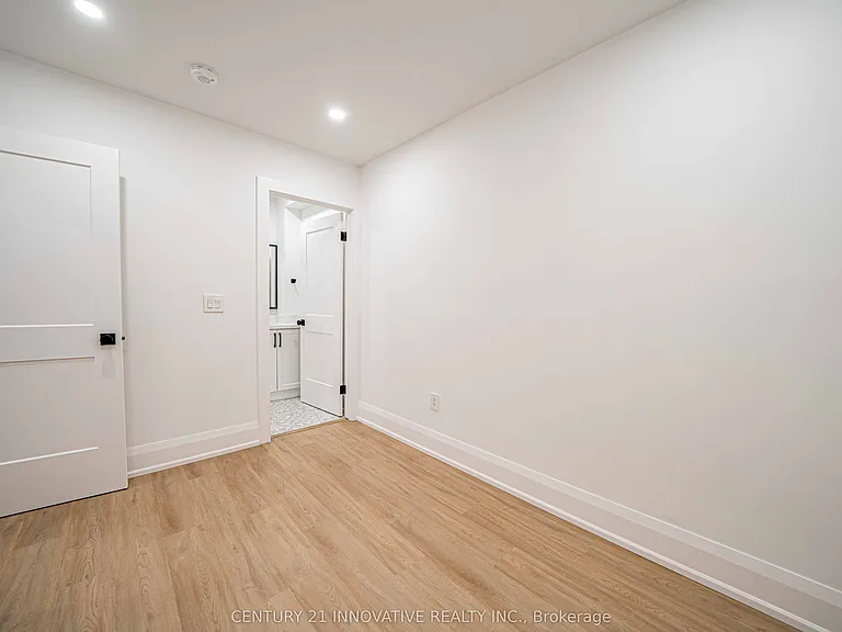 58 Carsbrooke Rd — Photo 35