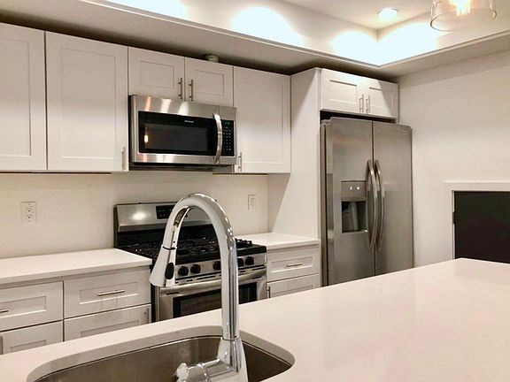 4th image of 1446 N Franklin St #4E