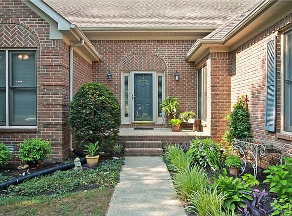 2nd image of 1432 Kensington Dr