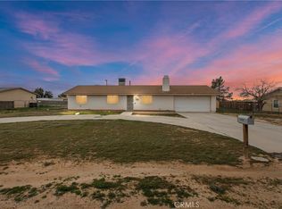 10636 Kiavan Rd, Apple Valley, CA 92308