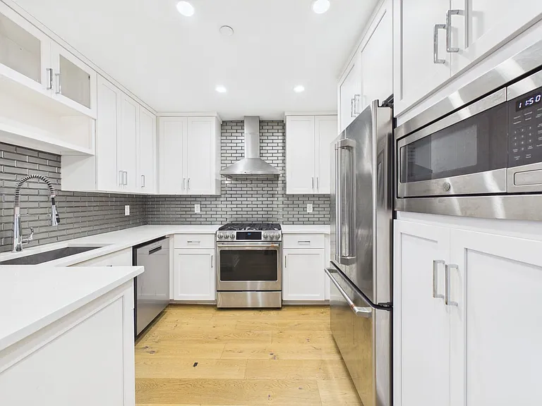212 Bainbridge St #3 — Photo 7