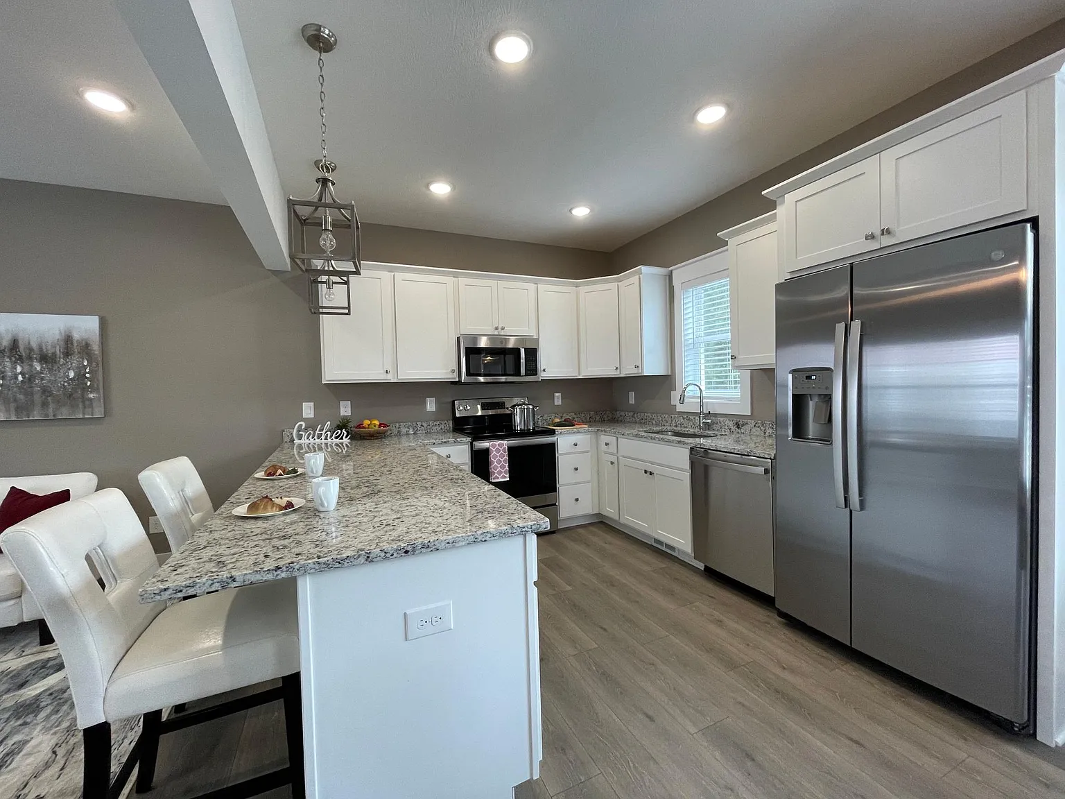 2 bed, 2.5 bath, 1300 sqft, $2,500 — Photo 3