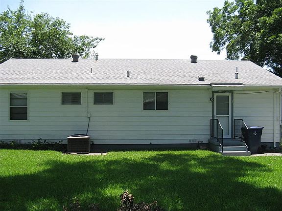 2nd image of 721 Morris Dr