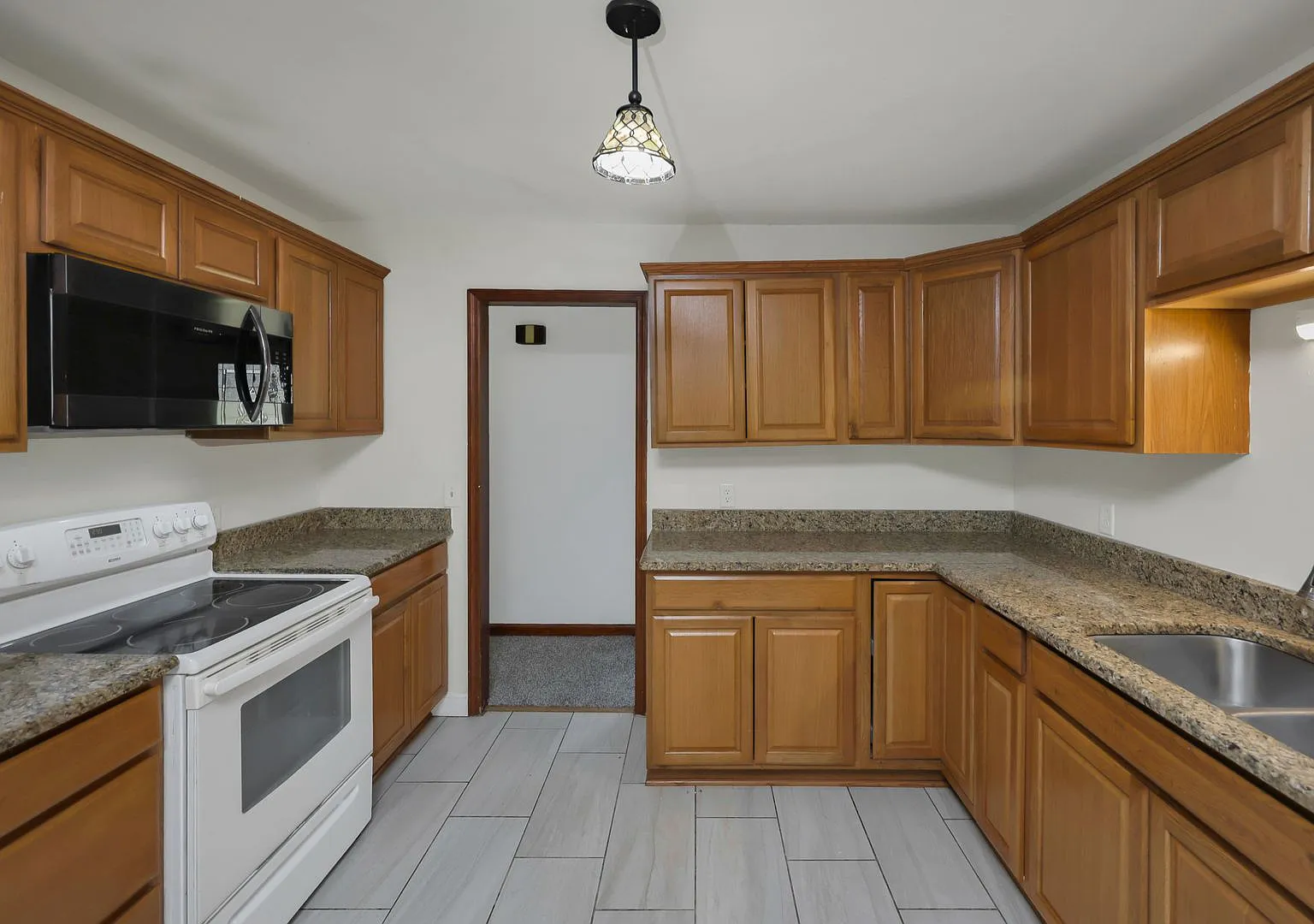 Spacious 3-Bedroom Home in a Convenient West Columbia Location! — Photo 2