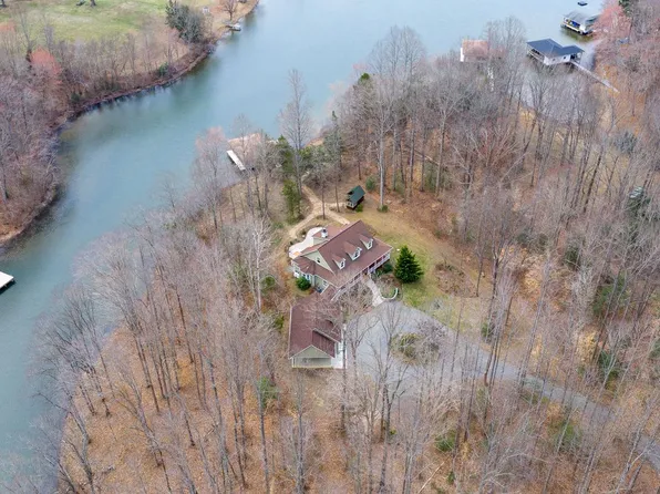 3900 Water Front Ct, Bumpass, VA 23024