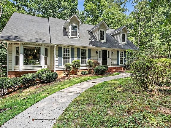 2nd image of 731 Barrington Park Cir