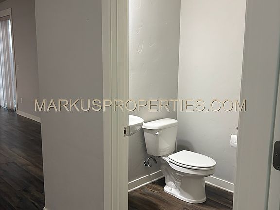 4th image of 5231 SE Davis Rd