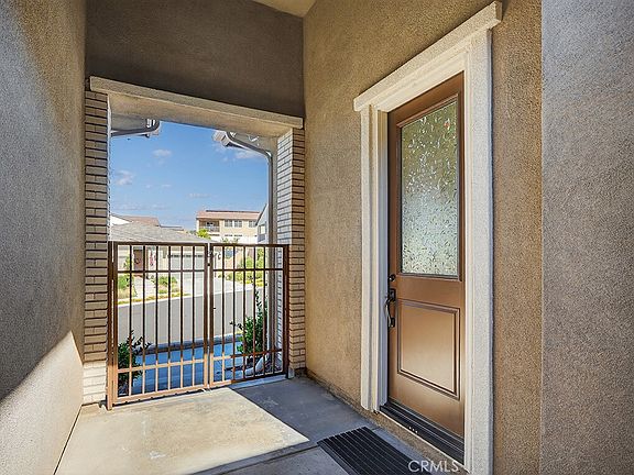 4th image of 32441 Toyon Rd