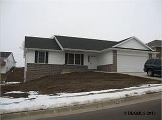 5125 Park Pl, Dubuque, IA 52002