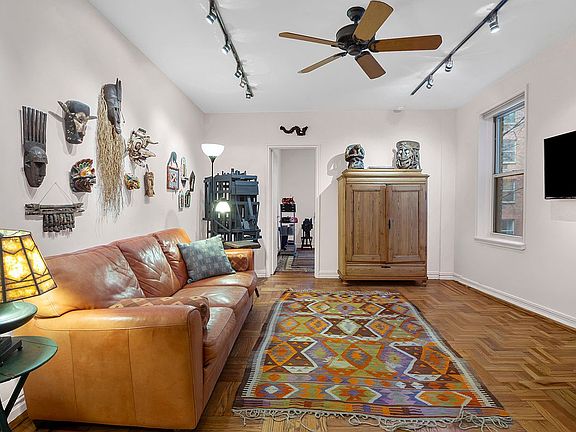 4th image of 120 Bennett Ave #2MN