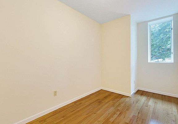 3rd image of 313-314 23rd St #1C