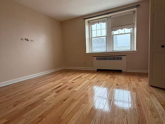 2nd image of 3116 Longshore Ave #1
