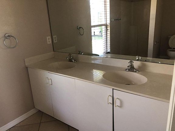 4th image of 1357 SE Sandia Dr