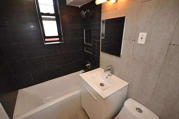 Rented by Silverstein Collection LLC  | media 8