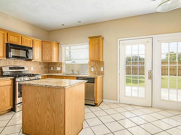 5th image of 6114 Spanish Oak Dr