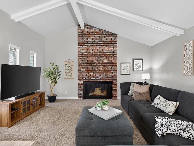 N Morgan Pl — Photo 6