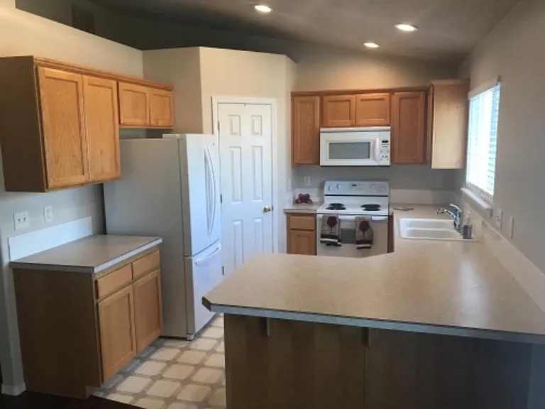 2632 W Carlton St — Photo 3