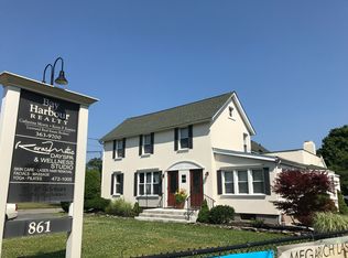 861 Montauk Hwy, Bayport, NY 11705