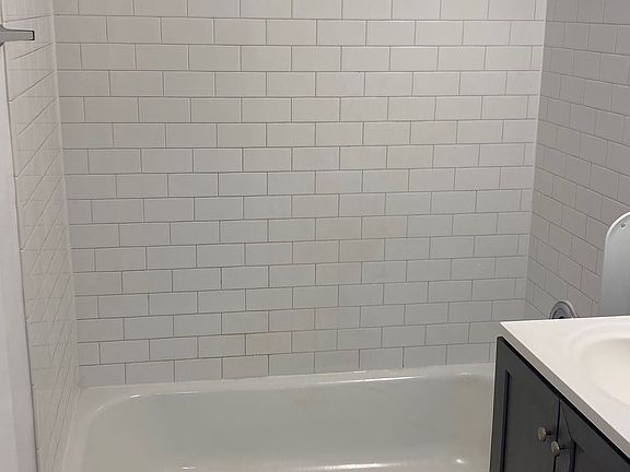 5th image of 1735 Chestnut St #Gb