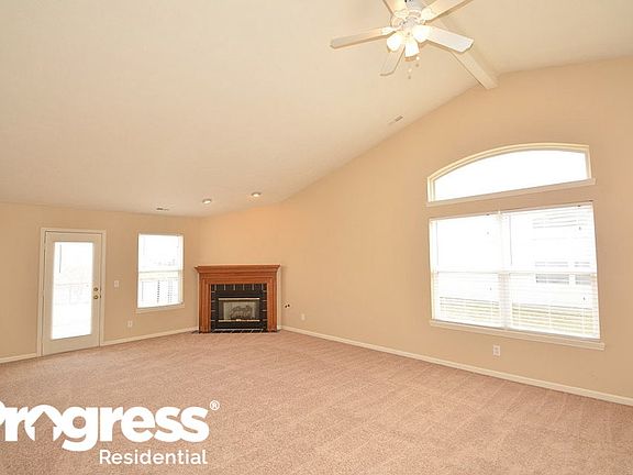 2nd image of 3240 Creekshore Dr