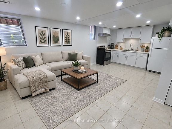 4th image of 82 Stanwell Dr