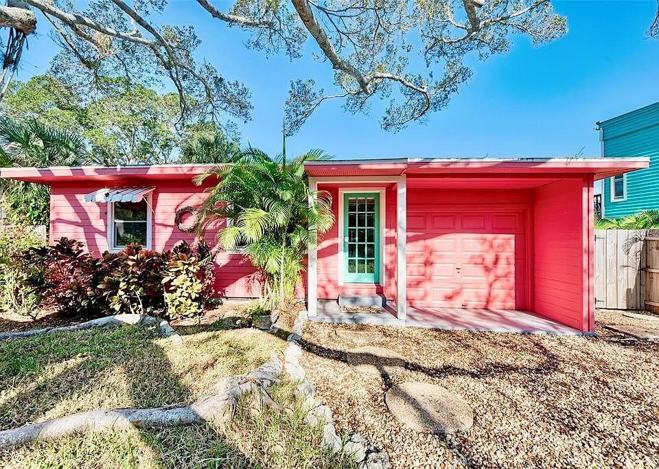 1st image of 657 Calle De Peru