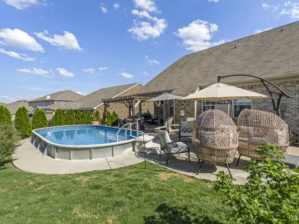 8048 Forest Hills Dr, Spring Hill, TN 37174