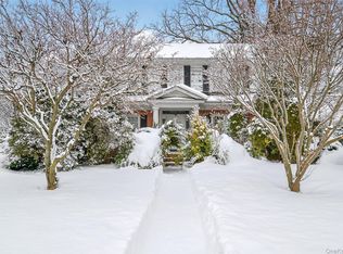 225 Nassau Blvd, Garden City, NY 11530