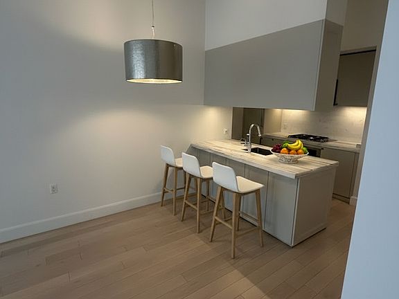 2nd image of 389 E 89th St APT 6G