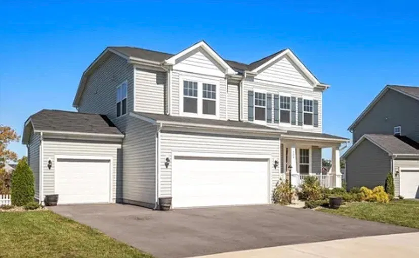 4 bed, 3775 sqft, $3,600 — Photo 1