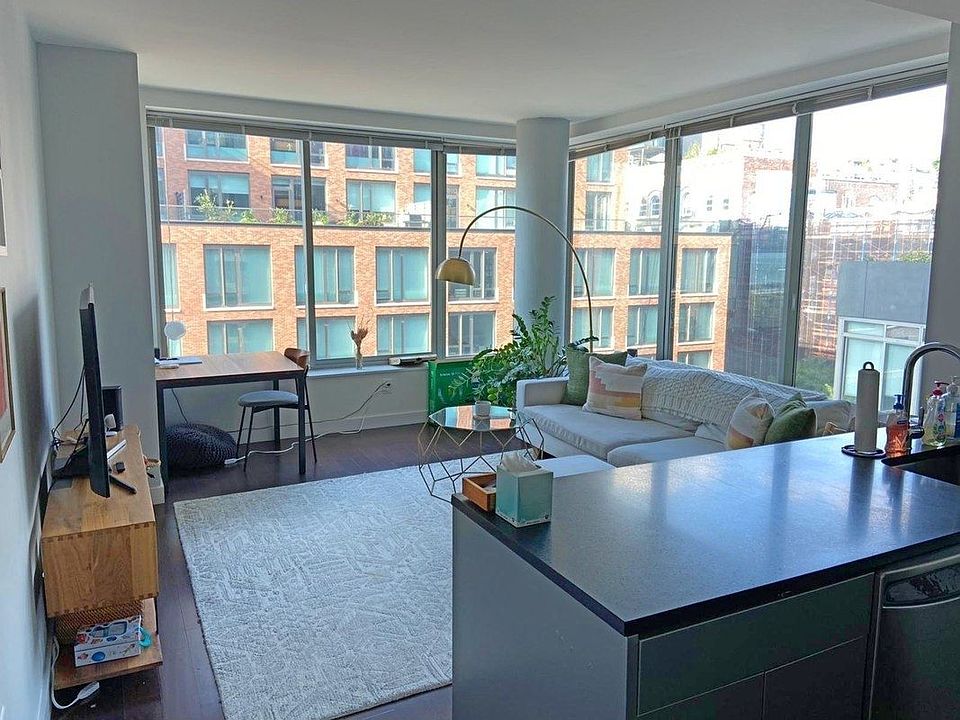 1st image of 34 Desbrosses St APT 717